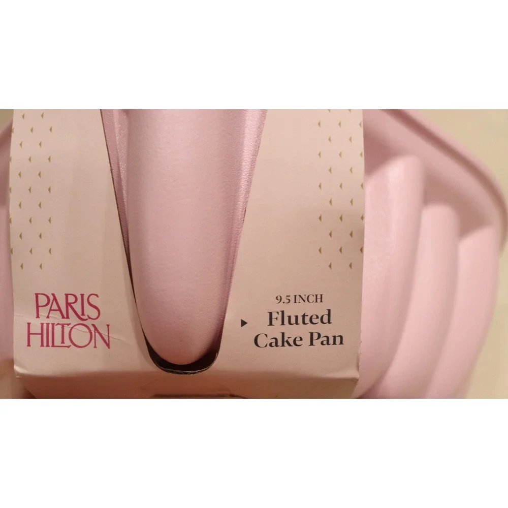 Paris Hilton 9.5 Inch Heart Shaped Fluted Cake Pan Pink Nonstick Ceramic